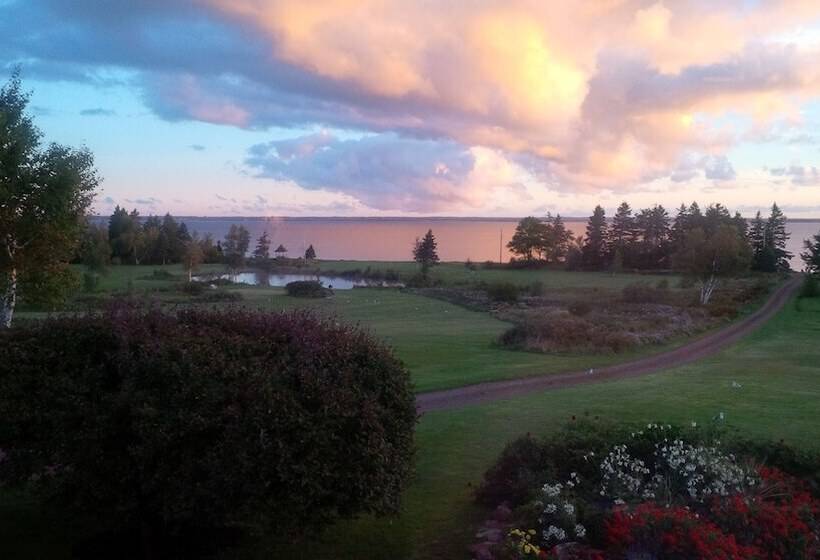 הוסטל Amherst Shore Country Inn