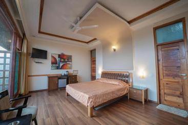 هاستل Pine Drive Resort