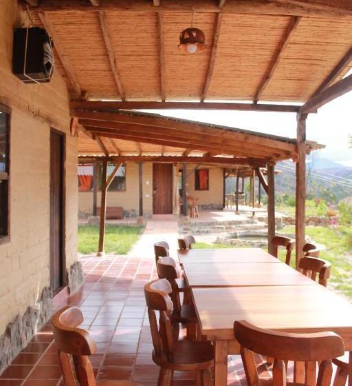 ユースホステル Posada El Artesano De Raquira