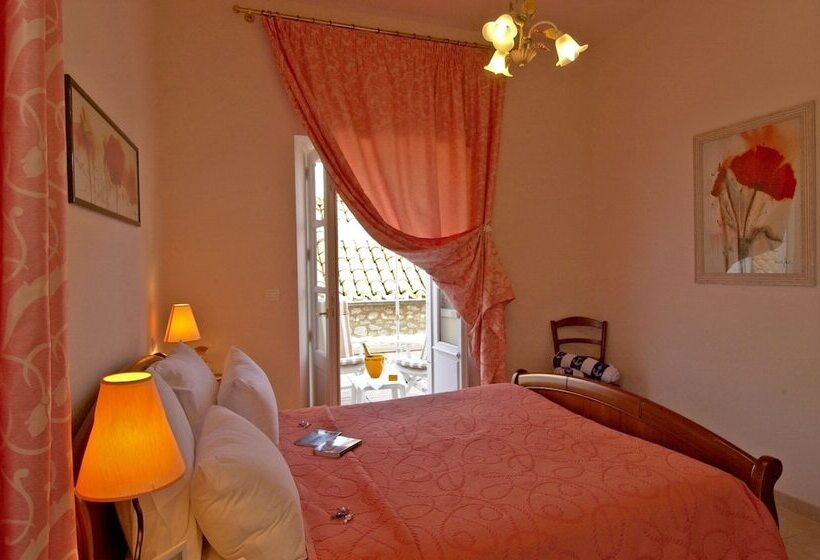 Hostellerie Clau Del Loup   Logis Hotels