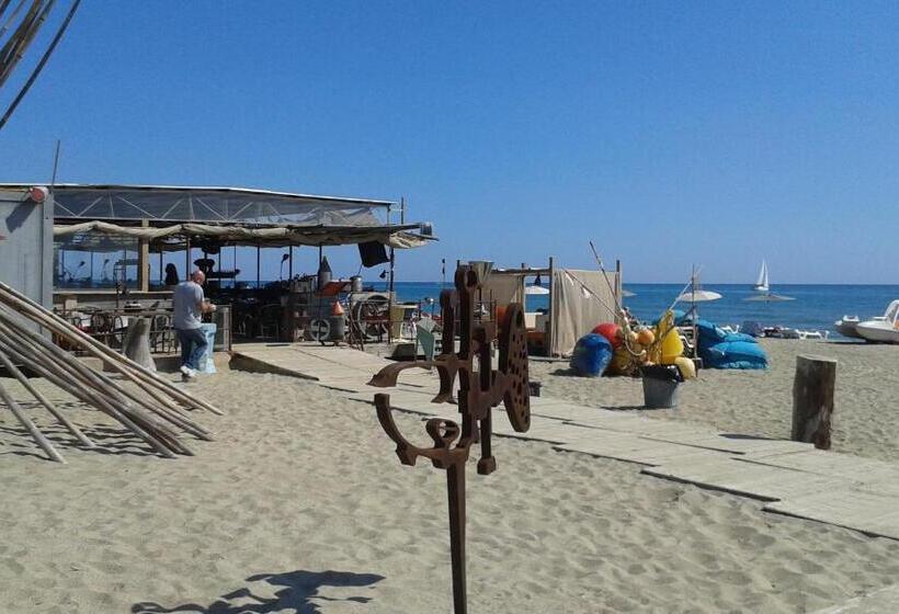 ベッドアンドブレックファースト Au Paradis Cathare