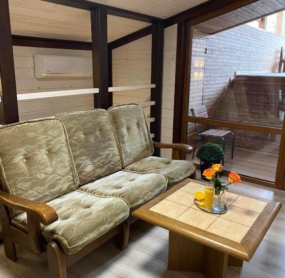 Отель Chorna Skelya Resort & Wellness