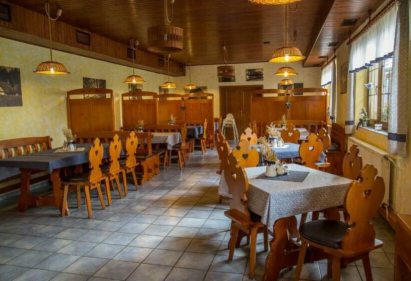酒店 Sirákov