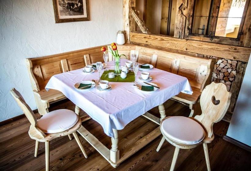 بنسيون Florineum