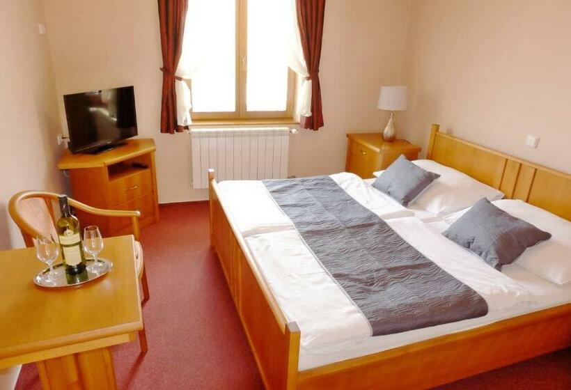 پانسیون Penzion Moravský Sommeliér