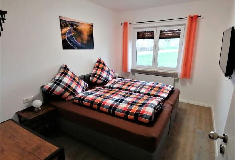 ペンション Speedys Bed & Breakfast