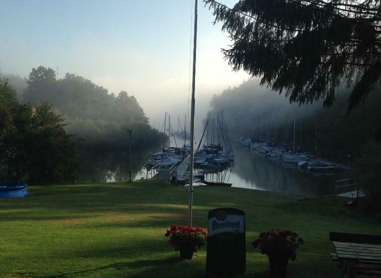 פנסיון Yacht Club Barrandov
