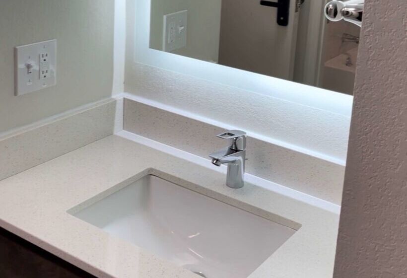 Отель Sleep Inn & Suites