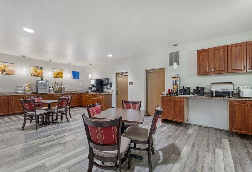 هتل Comfort Suites Lake Geneva East