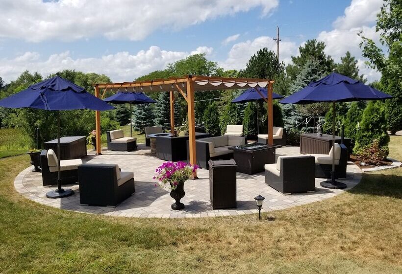 هتل Comfort Suites Lake Geneva East