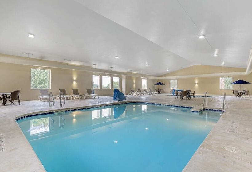 هتل Comfort Suites Lake Geneva East