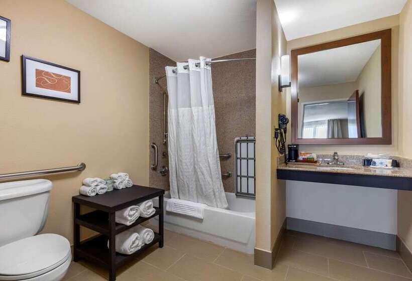 בית מלון כפרי Comfort Suites Pelham Hoover I 65