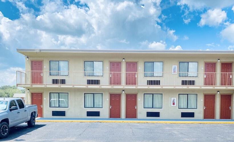 هتل Executive Inn Kingsville