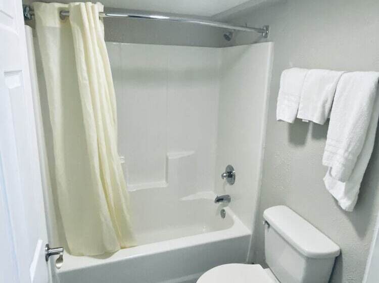 هتل Executive Inn Kingsville