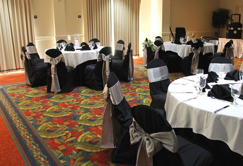 בית מלון כפרי Hilton Garden Inn Tampa North Busch Gardens