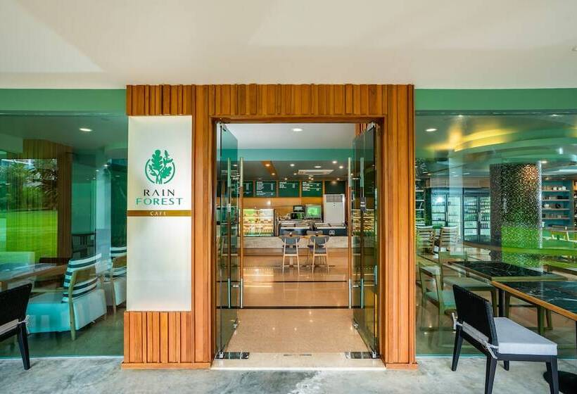 هتل Naithonburi Beach Resort