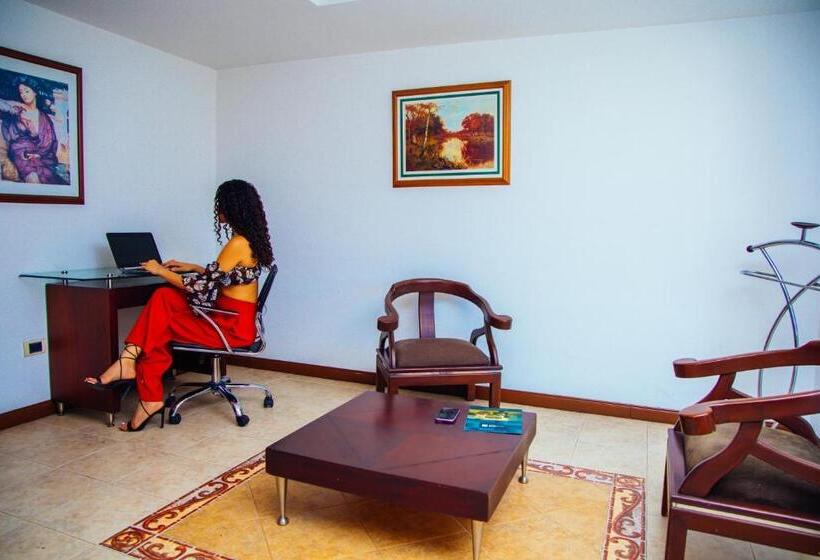 هتل Plaza Las Americas Cali