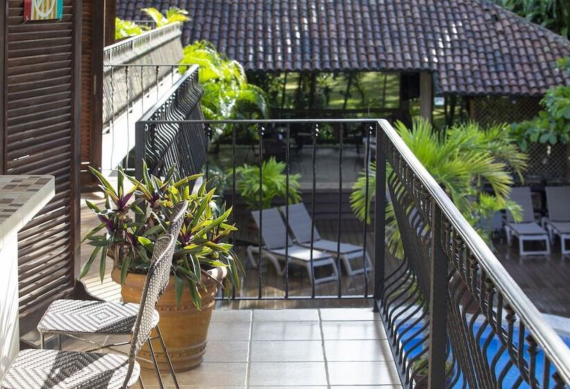 هتل Pumilio Mountain & Ocean