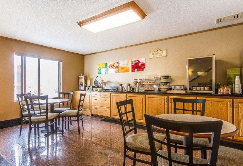 فندق Americinn By Wyndham Reedsburg