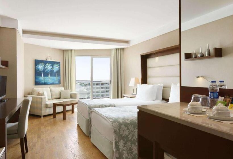 هتل Ramada Plaza Antalya