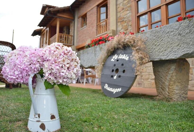 هتل روستایی Casona De Tresali