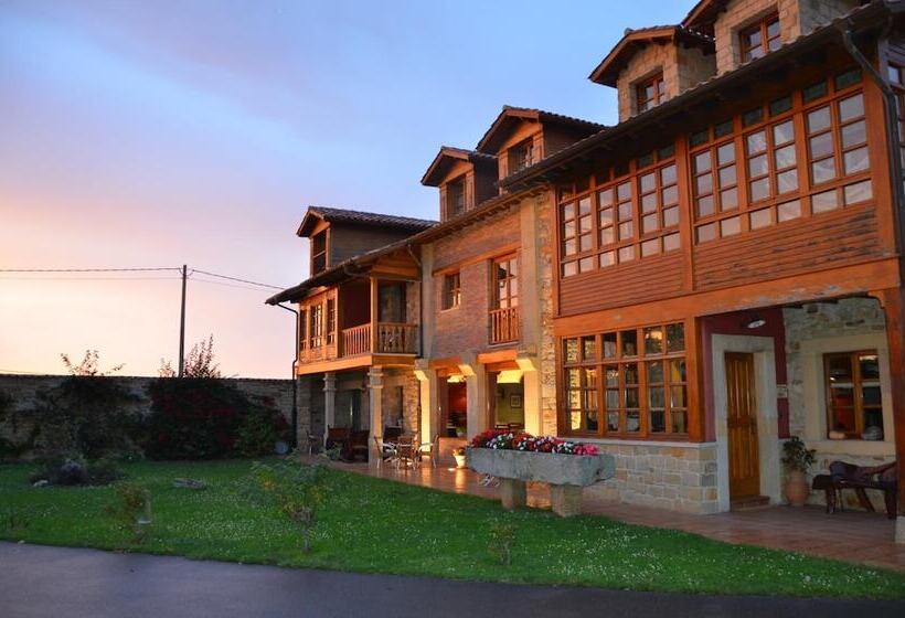 هتل روستایی Casona De Tresali