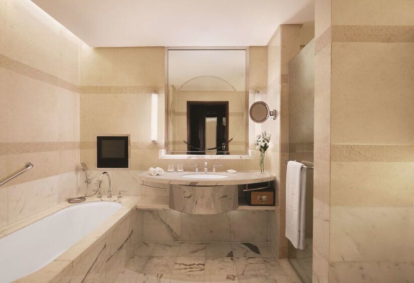 酒店 Shangri La Ningbo   The Three Rivers Intersection