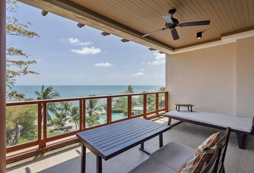 호텔 Shasa Resort   Luxury Beachfront Suites