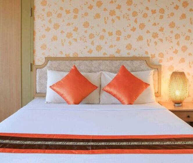 בית מלון כפרי Takiab Beach Resort