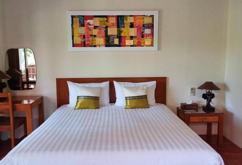هتل Uthai River Lake Resort