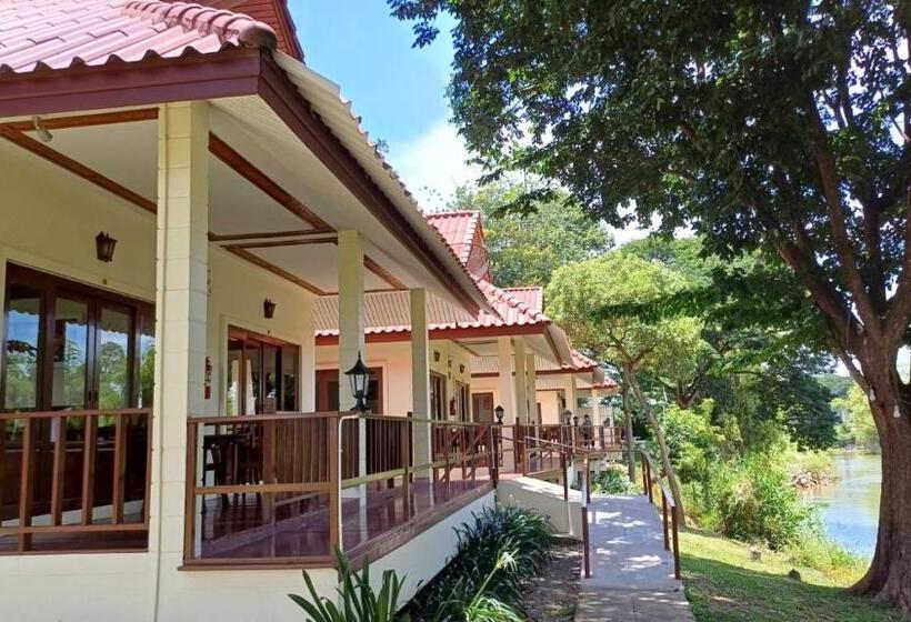 هتل Uthai River Lake Resort