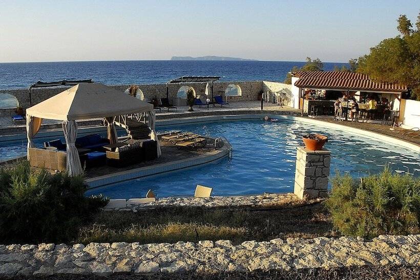 אתר נופש Lassion Golden Bay