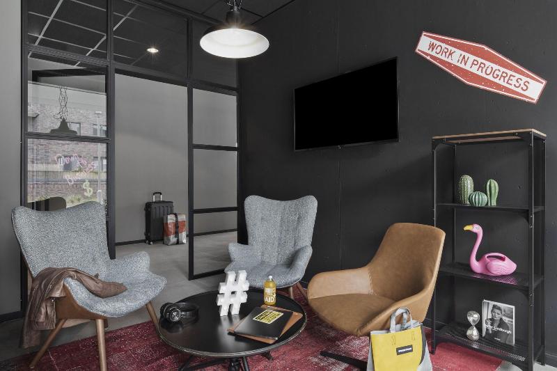 ホテル Moxy Hamburg Altona