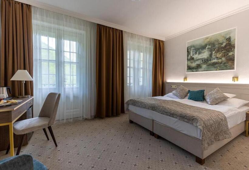 בית מלון כפרי Palota Lillafured