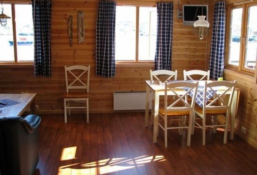 بنسيون Adventure Camp Mehamn