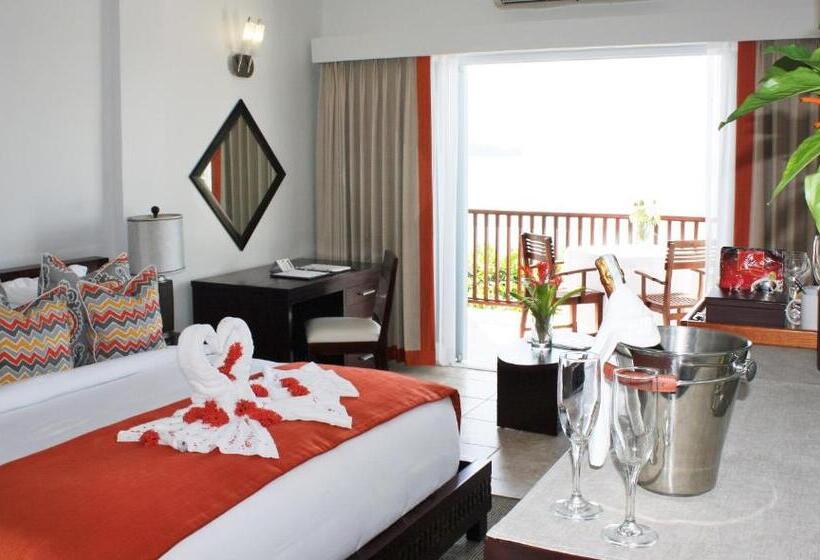 هتل Calabash Cove Resort And Spa   Adults Only