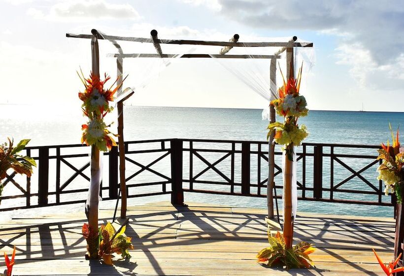 هتل Calabash Cove Resort And Spa   Adults Only