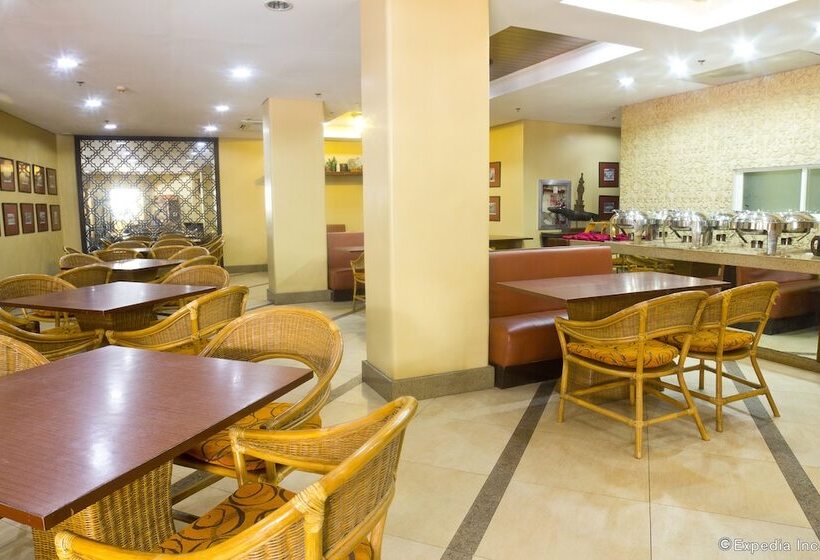 בית מלון כפרי Crown Regency Prince Resort