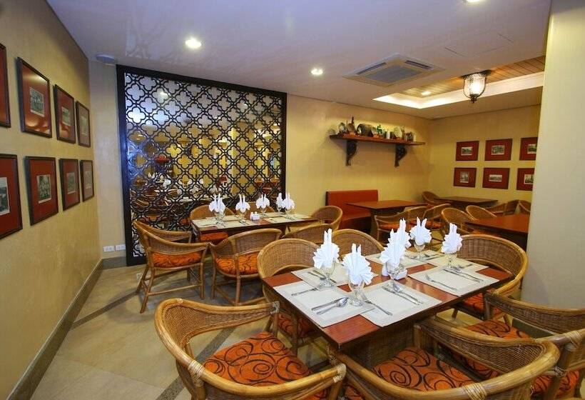 בית מלון כפרי Crown Regency Prince Resort