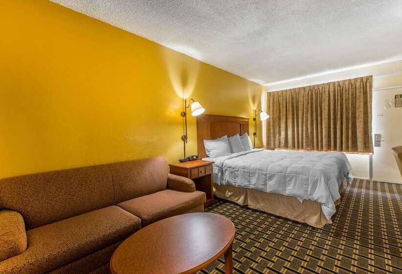 هتل Econo Lodge Byron