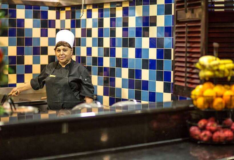 فندق Embassy Suites By Hilton Laredo