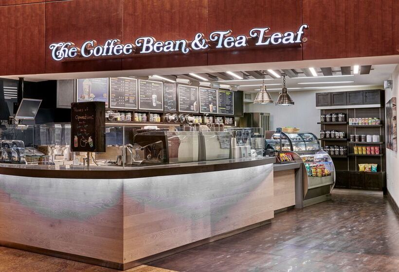 هتل Hilton Baltimore Inner Harbor