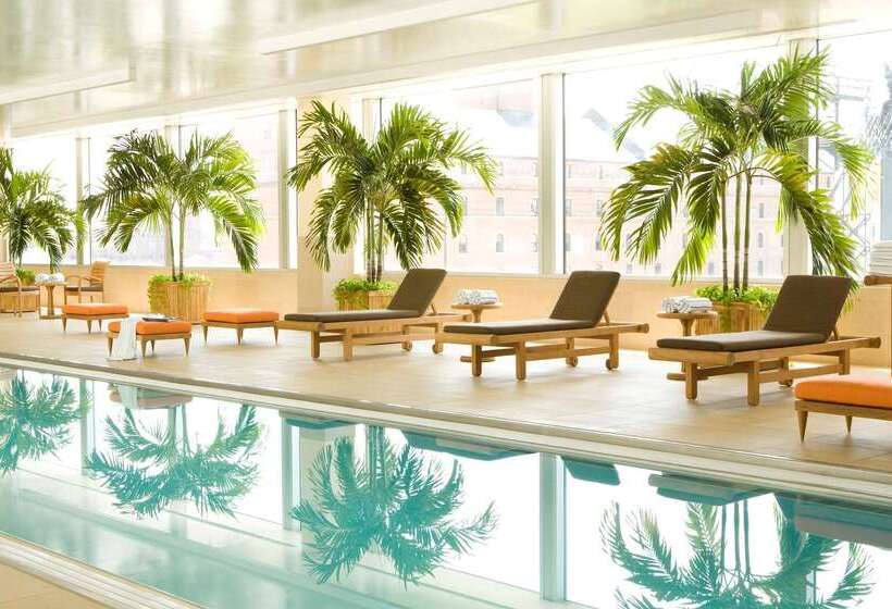 هتل Hilton Baltimore Inner Harbor