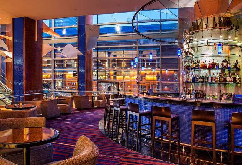 هتل Hilton Baltimore Inner Harbor