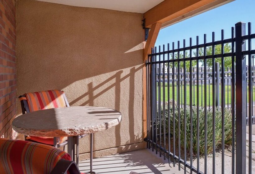 هتل Hilton Garden Inn Yuma Pivot Point