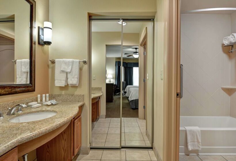 هتل Homewood Suites By Hilton Fayetteville