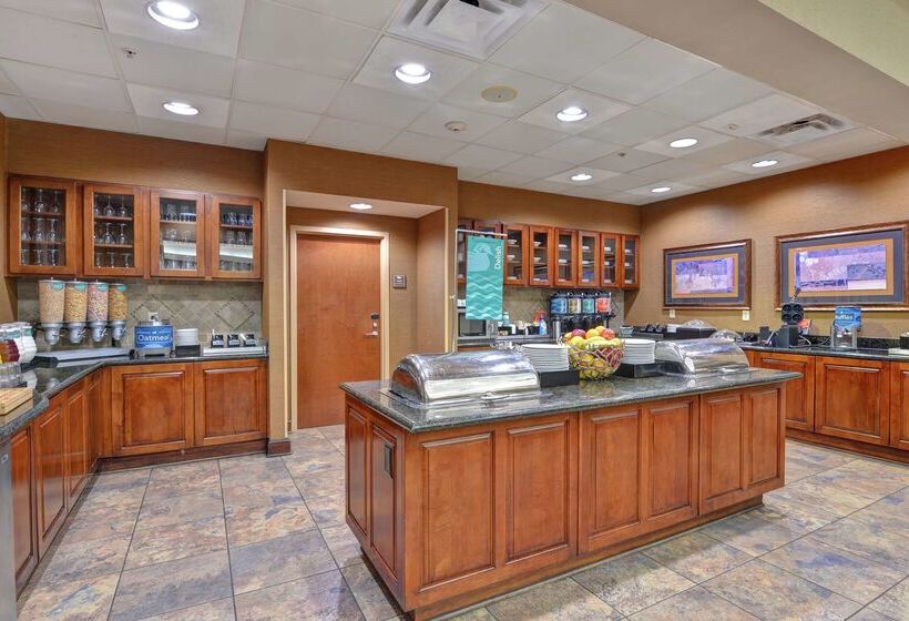 هتل Homewood Suites By Hilton Fayetteville