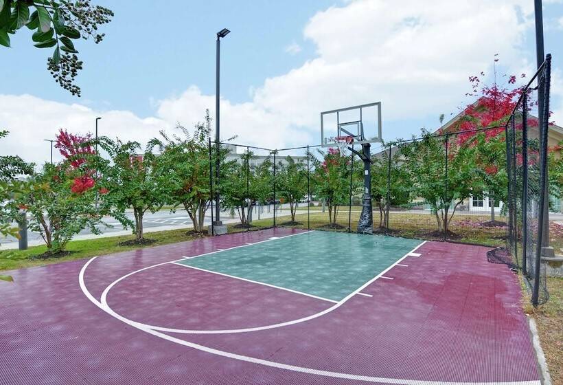 هتل Homewood Suites By Hilton Fayetteville