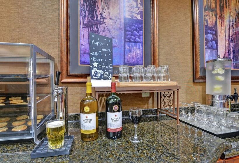 هتل Homewood Suites By Hilton Fayetteville