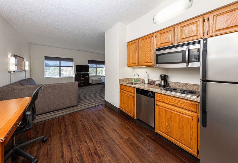 هتل Hyatt House Chicago Schaumburg